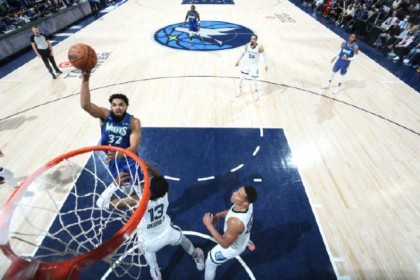 唐斯季后赛表现令人失望 森林狼进入爱德华兹时代